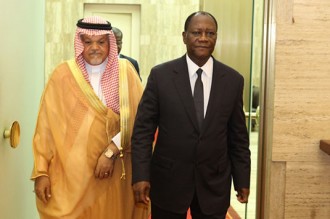 Côte d'Ivoire : Alassane Ouattara rentre de Yamoussoukro, échange avec un ambassadeur et s'en va au Liberia